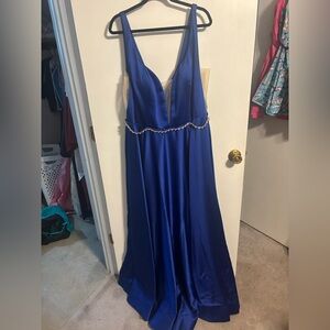 Elegant Royal Blue Satin V-Neck Evening Dress